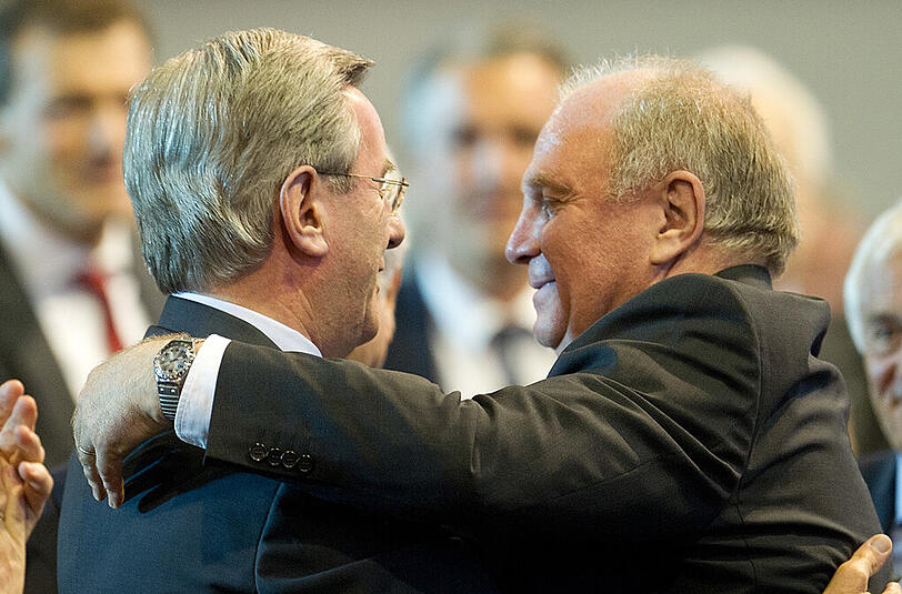 Karl Hopfner (l.) und Uli Hoeneß: Wie regeln sie die nachfolge an der Spitze des FC Bayern München?