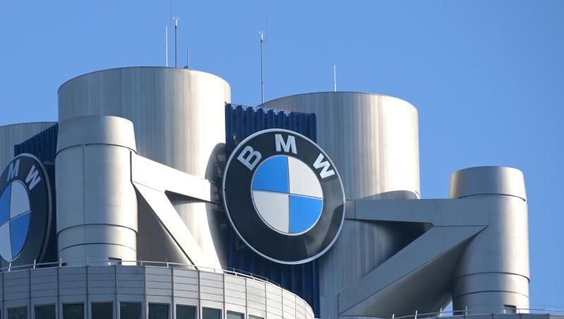 Das BMW-Logo auf dem Firmensitz des Automobilherstellers.