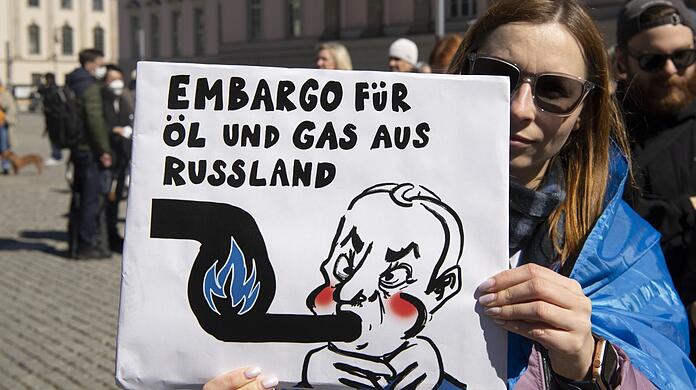 Diese Frau weiß, was sie will – viele Länder in Europa sind dagegen uneins über die Frage, ob und wann es ein Embargo geben sollte.