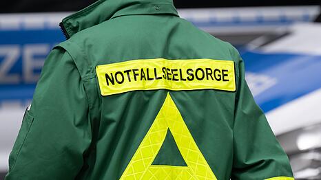 Seelsorger k&uuml;mmern sich um die Angeh&ouml;rigen
