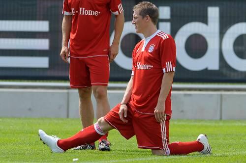 War nur kurz auf dem Platz zum Trainingsstart am 1. Juli, dann musste Bastian Schweinsteiger wieder zur Reha.