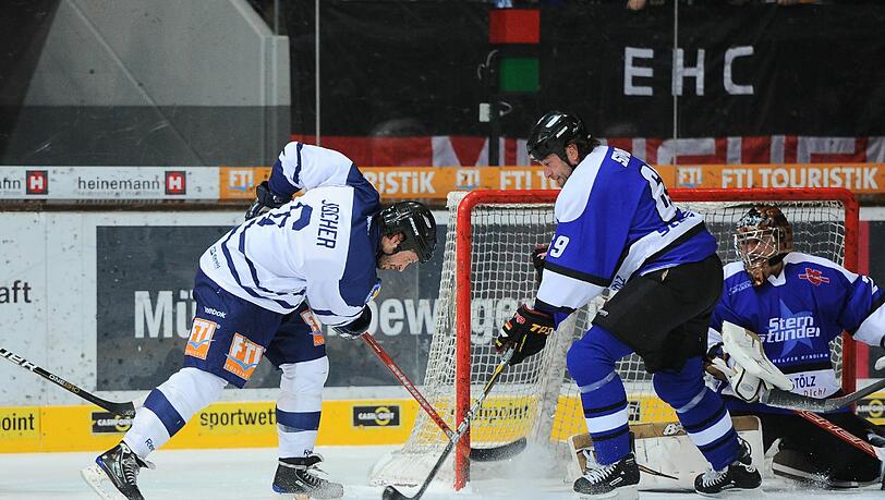 Plötzlich treffsicher: Markus Jocher erzielte für das All-Star-Team des EHC drei Tore gegen das Sternstunden-Team. Plötzlich treffsicher: Markus Jocher erzielte für das All-Star-Team des EHC drei Tore gegen das Sternstunden-Team.