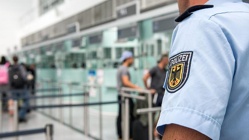 Der Polizist ist am Sonntag an den Folgen seiner Corona-Erkrankung gestorben. (Symbolbild)