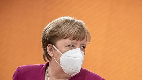 Berät mit Bund und Ländern über mögliche Lockerungen der Corona-Beschränkungen: Bundeskanzlerin Angela Merkel.
