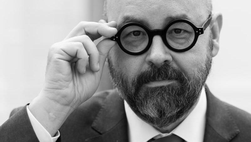 Carlos Ruiz Zafón ist tot. Der Bestsellerautor starb mit 55 Jahren. Carlos Ruiz Zafón ist tot. Der Bestsellerautor starb mit 55 Jahren.
