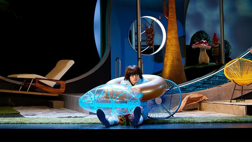 Der diskrete Charme der Siebziger: Daniel Gutmann in Eduard Künnekes Operette "Der Vetter aus Dingsda" im Gärtnerplatztheater.