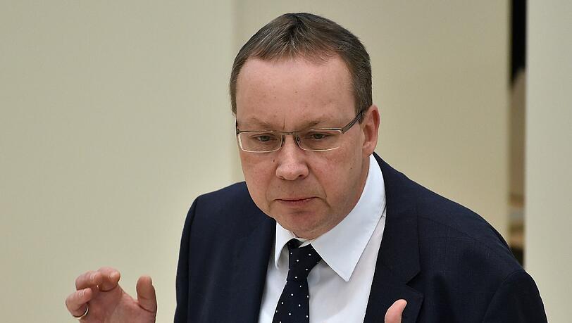 Klaus Ness hat am Donnerstagabend einen Herzinfarkt im Landtag erlitten. Klaus Ness hat am Donnerstagabend einen Herzinfarkt im Landtag erlitten.