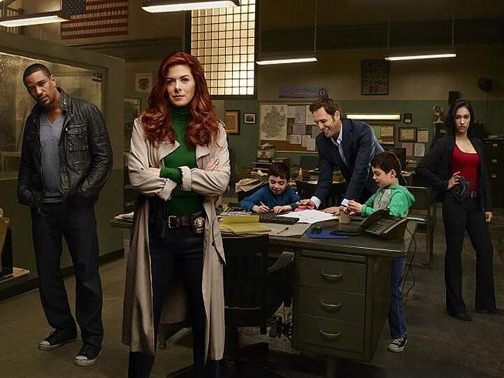 Debra Messing in ihrer Rolle als Detective Laura Diamond