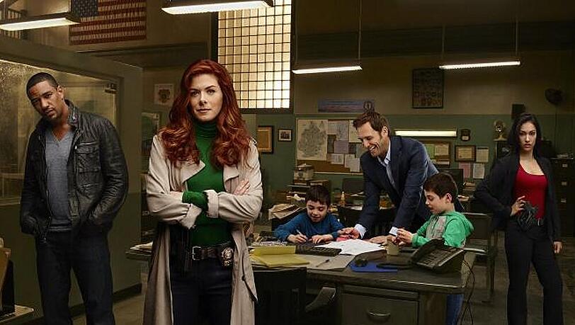 Debra Messing in ihrer Rolle als Detective Laura Diamond Debra Messing in ihrer Rolle als Detective Laura Diamond