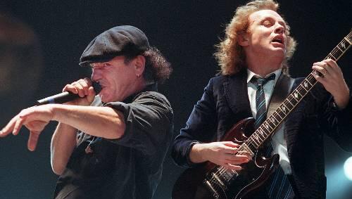 Brian Johnson und Angus Young von AC/DC. Brian Johnson und Angus Young von AC/DC.