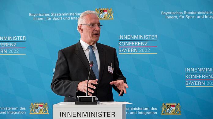 Joachim Herrmann, Bayerischer Staatsminister des Innern, für Sport und Integration, spricht bei der Innenministerkonferenz in Würzburg.