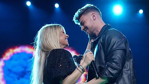 Im März performten sie noch vor einem flammenden Herz jetzt geben sie die Trennung bekannt: die Schlagerstars Marina Marx und Karsten Walter.
