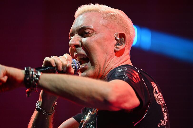 Die drei Jungs von Scooter zeigten auf der "Thirty, Rough and Dirty" Tour, dass ihr millionenfach verkaufter Party-Techno seit 30 Jahren zeitlos angesagt ist.