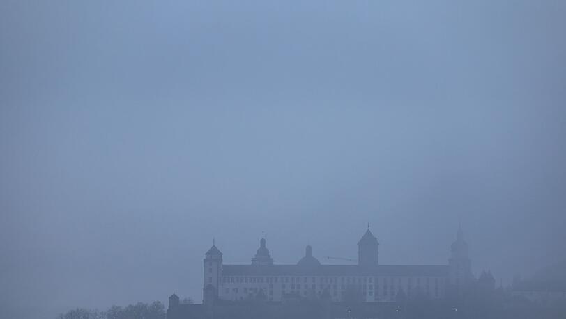 Die Sichtweiten sind vielerorts schlecht. (Archivbild)