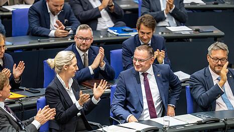 Die Abgeordneten der AfD halten sich im Gegensatz zur letzten Generaldebatte mit Zwischenrufen zur&uuml;ck.
