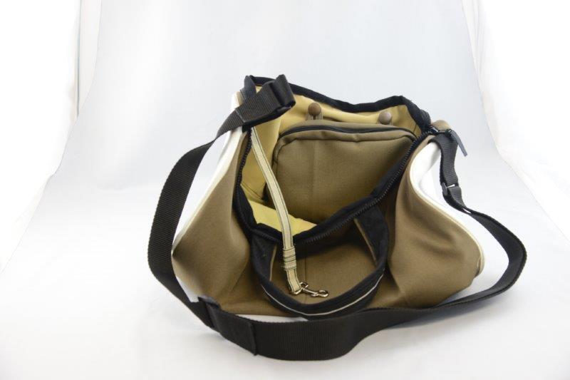 Eine Tasche aus einem Hemd.