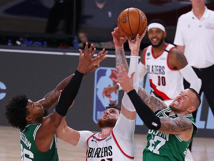 Gewann mit den Boston Celtics: Daniel Theis (r).