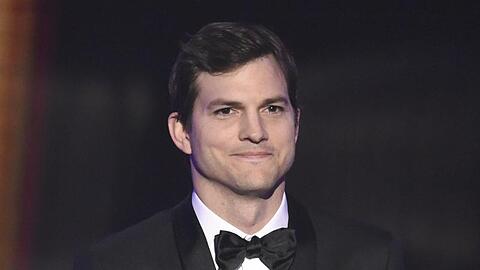Ashton Kutcher weiß sich zu helfen.