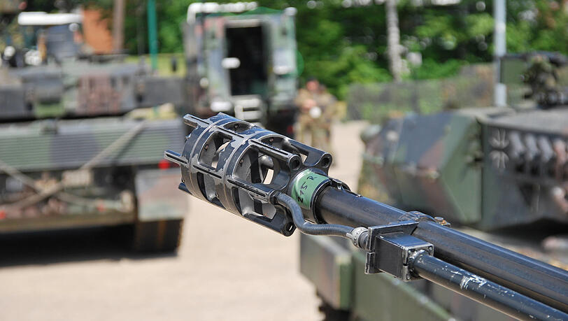 Eine Nahaufnahme eines Flugabwehrpanzers vom Typ Gepard der Bundeswehr. Die Regierung hat zugesagt,solche Panzer den ukrainischen Streitkräften zur Verfügung zu stellen. Eine Nahaufnahme eines Flugabwehrpanzers vom Typ Gepard der Bundeswehr. Die Regierung hat zugesagt,solche Panzer den ukrainischen Streitkräften zur Verfügung zu stellen.