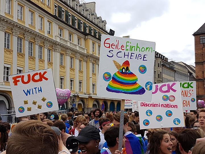 Die Bilder vom CSD auf dem Marienplatz und der Parade.