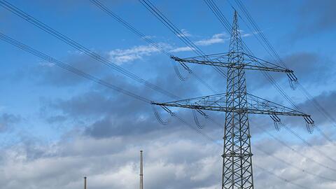 Das ehemalige Kernkraftwerk nach der Sprengung der Markanten Kühltürme. (Archivbild)