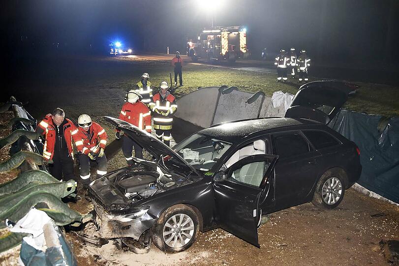 Passt wie angegossen: Das sechs Meter breite Silo fasst den Audi A6 fast exakt von Motorhaube bis zum Kofferraum.