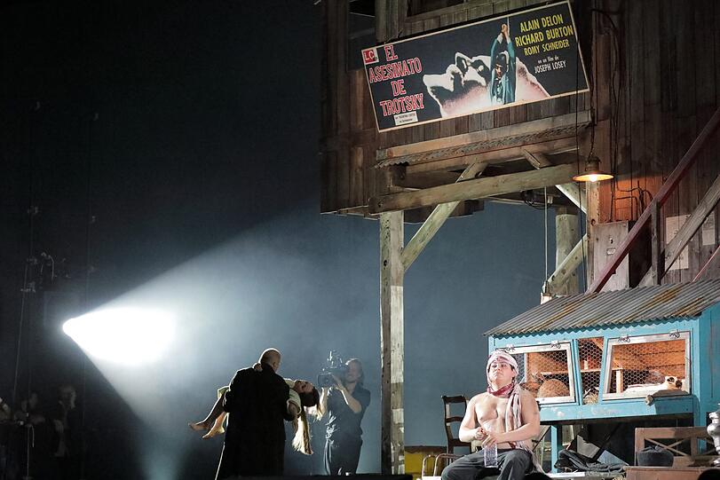 "Aus einem Totenhaus" im Nationaltheater.