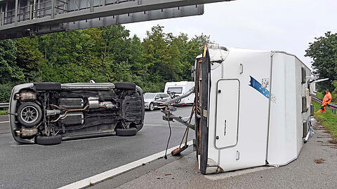 Fünf Stunden musste die A99 wegen des Unfalls gesperrt werden.