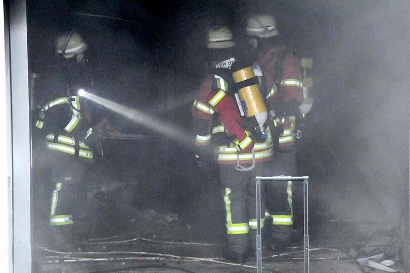 Die Einsatzkräfte konnten die Flammen schnell löschen.
