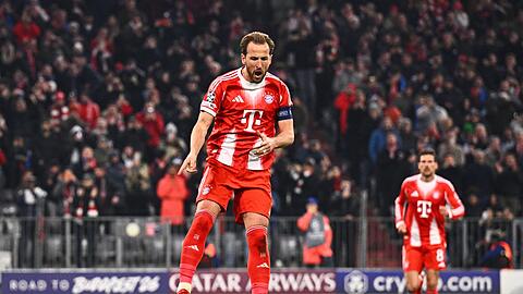 Harry Kane jubelt nach seinem im zweiten Versuch verwandelten Elfmeter.