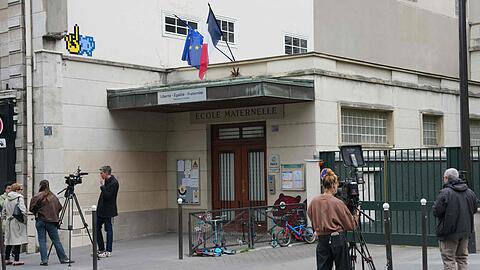 Wegen F&auml;llen m&ouml;glicher sexueller und k&ouml;rperlicher Gewalt an Kinderg&auml;rten und Grundschulen laufen in Paris etwa 235 Ermittlungsverfahren (Archivbild).