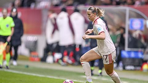Klara Bühl verlängerte beim FC Bayern.