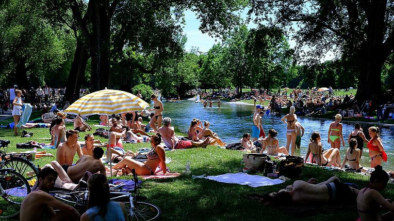 Der Englische Garten war natürlich auch am Dienstag einer der "Hot"-Spots in München.