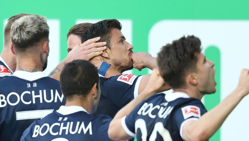 Anthony Losilla (M) war der gefeierte Mann bei Bochums Auswärtssieg in Fürth.