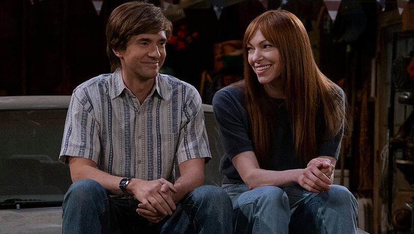 "Die wilden Neunziger!" mit Eric (Topher Grace, li.) und Donna (Laura Prepon, re.) bekommt eine zweite Staffel.