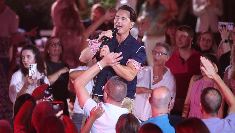 Am 29. August ist Andreas Gabalier in einer neuen Ausgabe der "Giovanni Zarrella Show" zu sehen. Am 29. August ist Andreas Gabalier in einer neuen Ausgabe der "Giovanni Zarrella Show" zu sehen.