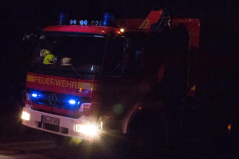 Die Polizei meldete am frühen Morgen: "Aus bisher ungeklärter Ursache kam es am Samstag, 27.07.13, abends, zu einem Waldbrand oberhalb des Thumsees bei Bad Reichenhall." Die Bilder zum Durchklicken.