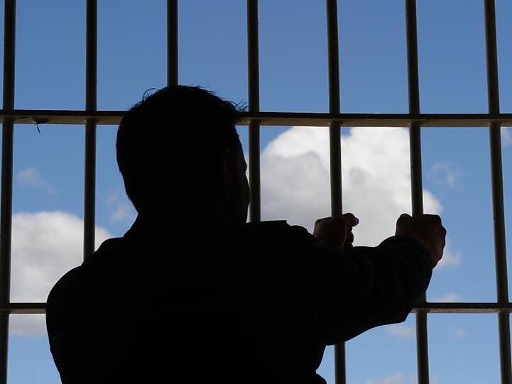 Die Allgemeine Erklärung der Menschenrechte wurde am 10. Dezember 1948 beschlossen. 70 Jahre später sieht ai die bisherigen Errungenschaften in Gefahr.