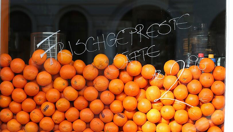 Saftige Auslagen: Das &bdquo;Fast & Tasty&ldquo; in der Theresienstraße.