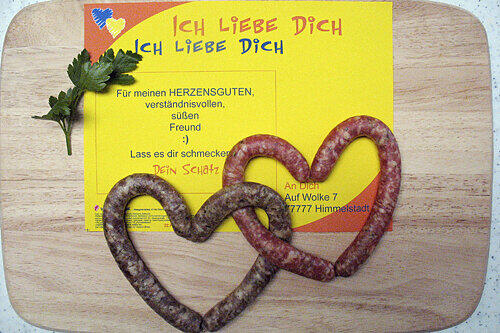 Wurstiges zum Valentinstag: ob Doppelherz aus grober Mettwurst und fränkischer Bratwurst.