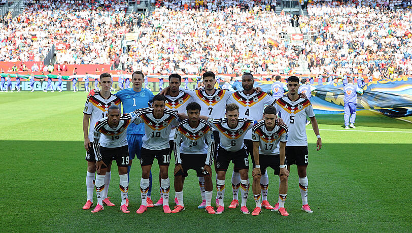 Das deutsche Team vor dem Spiel gegen die Elfenbeink&uuml;ste.