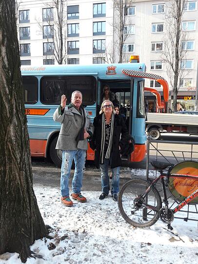 Hugo Bachmaier zeigt Robert Geiss sein Lokal
