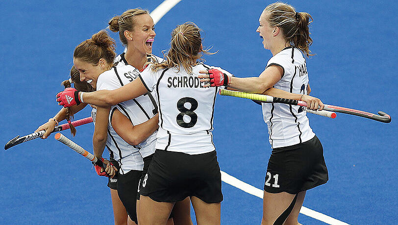 Jubelarien bie den deutschen Hockey-Frauen. Jubelarien bie den deutschen Hockey-Frauen.