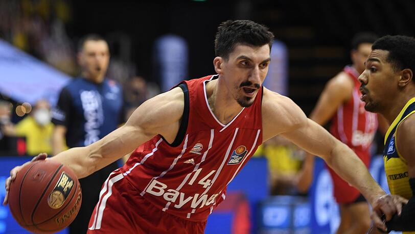 Nihad Djedovic (l) spielt seit 2013 bei den Bayern.