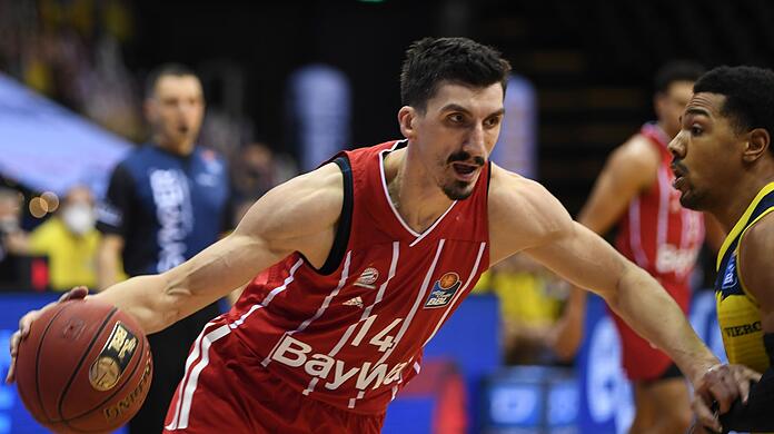 Nihad Djedovic (l) spielt seit 2013 bei den Bayern.