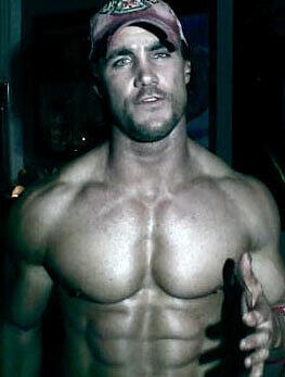 Der Fitness-Guru Greg Plitt in Aktion.