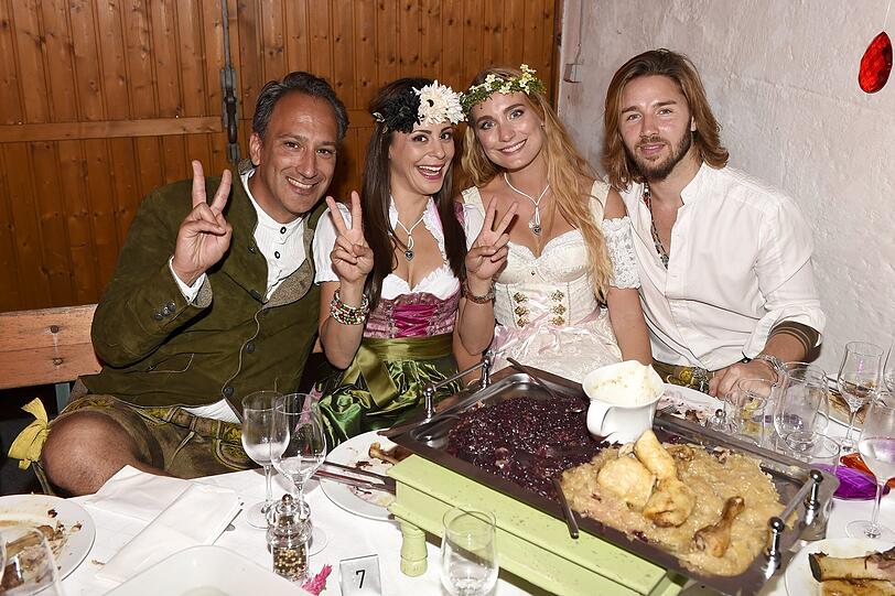 V.l.n.r. Sanjiv Singh und Funda Vanroy, Gil Ofarim und Verena Brock.