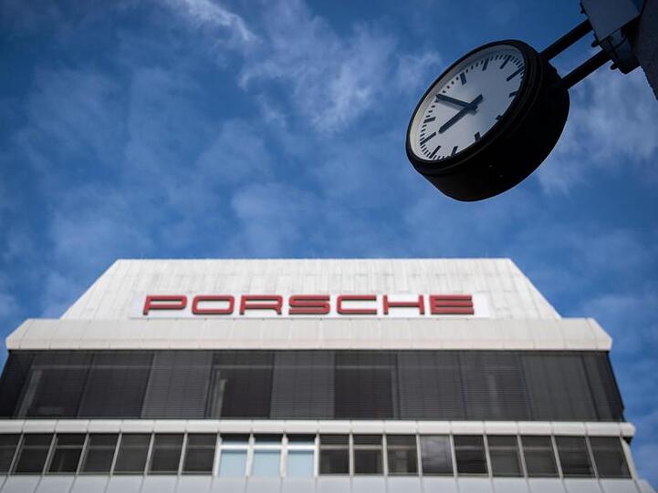 Porsche hat bei Gehältern für Mitarbeiter in Altersteilzeit zwischen 2009 und 2017 zu wenig Lohnsteuern abgeführt.