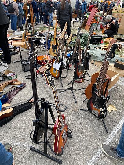 In allen Formen und Größen: Gitarre gefällig?