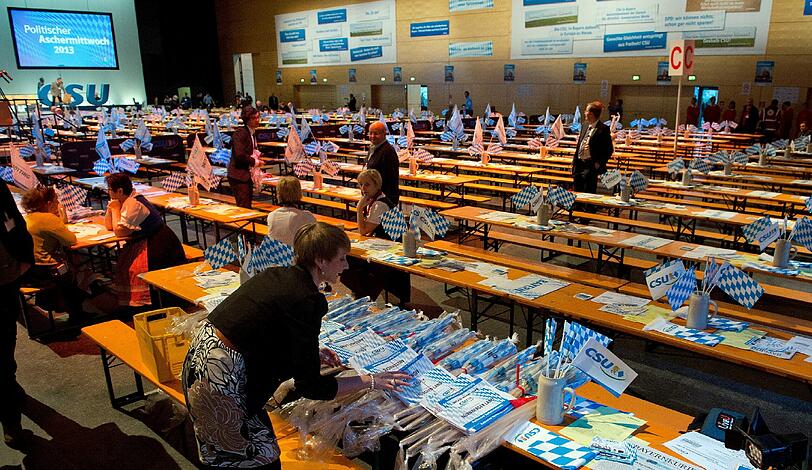 Politischer Aschermittwoch der CSU in Passau - die Bilder aus der Dreiländerhalle
